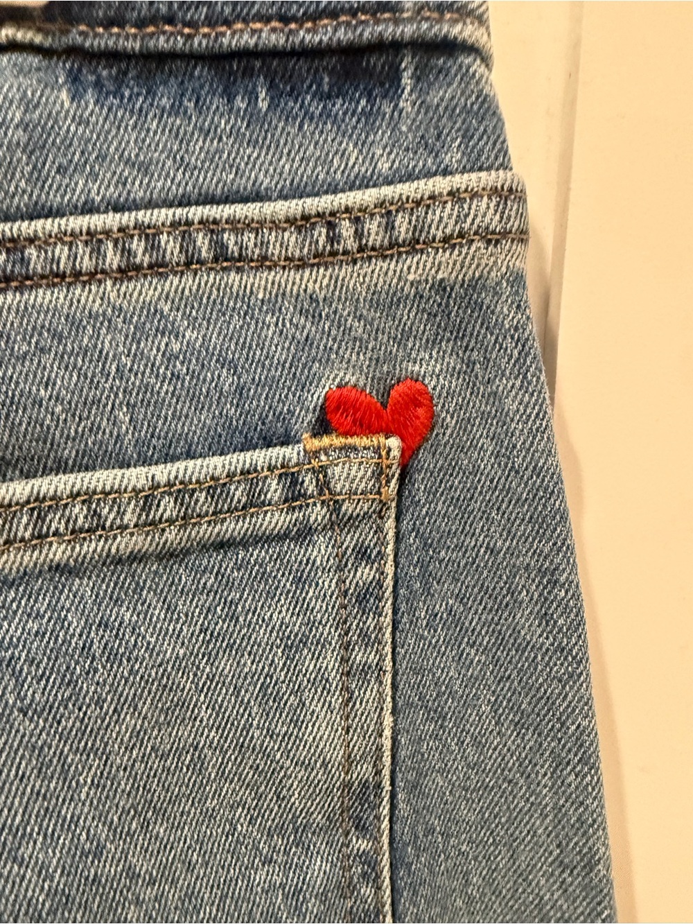 Abercrombie & Fitch Light Blue High-Rise 90's Relaxed Jeans - Picture 6 of 6